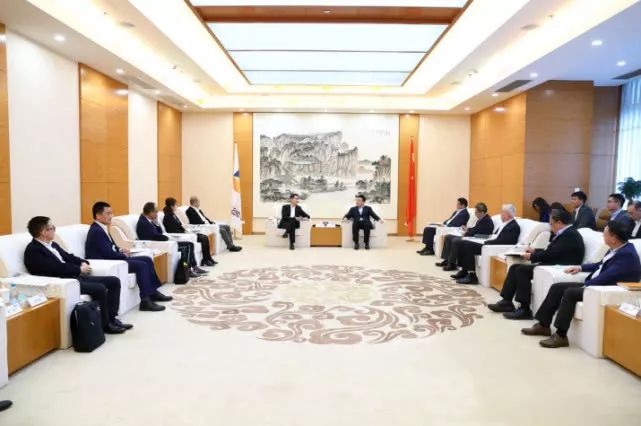 53.jpg 好色先生视频