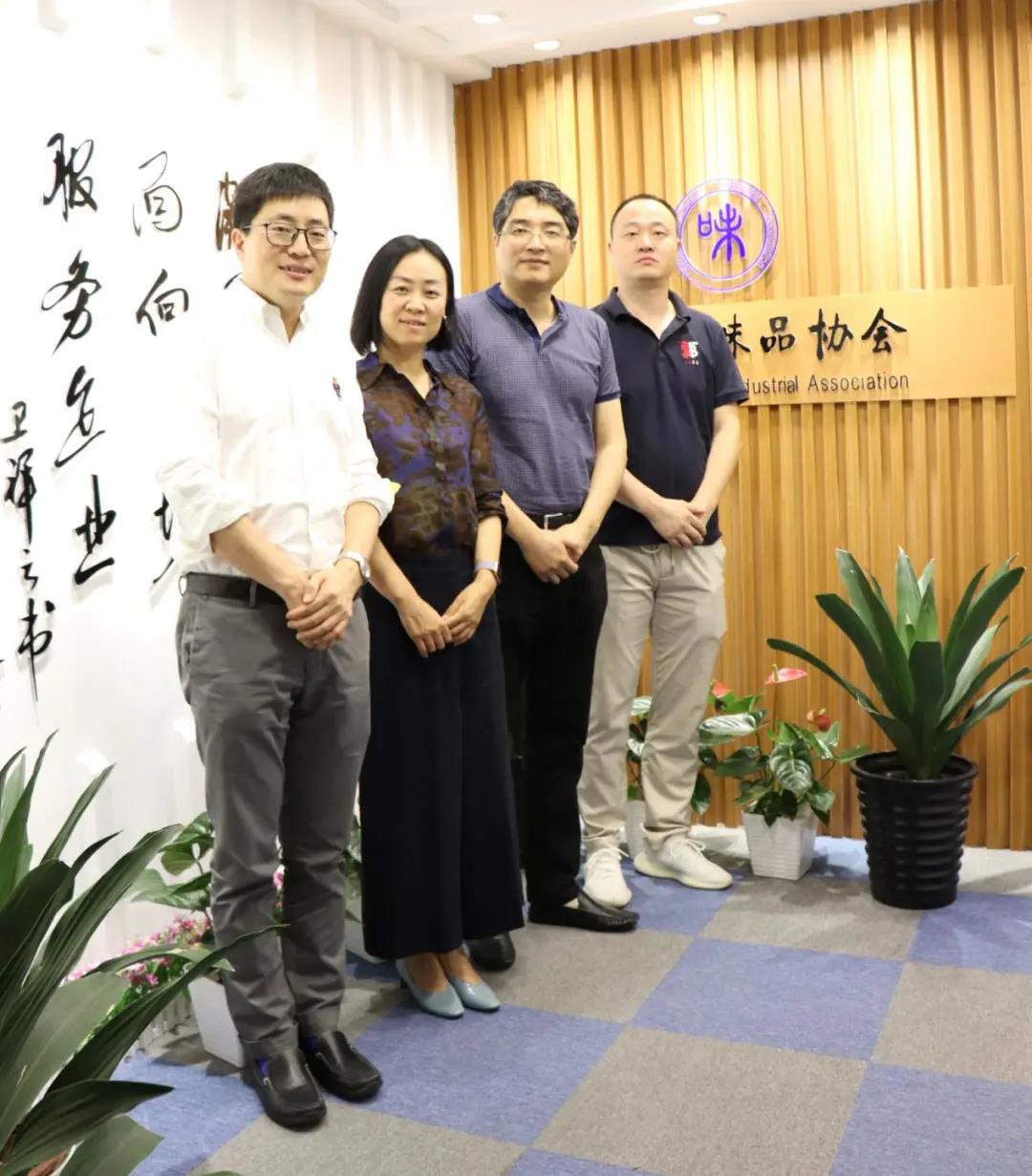 21.jpg 好色先生视频