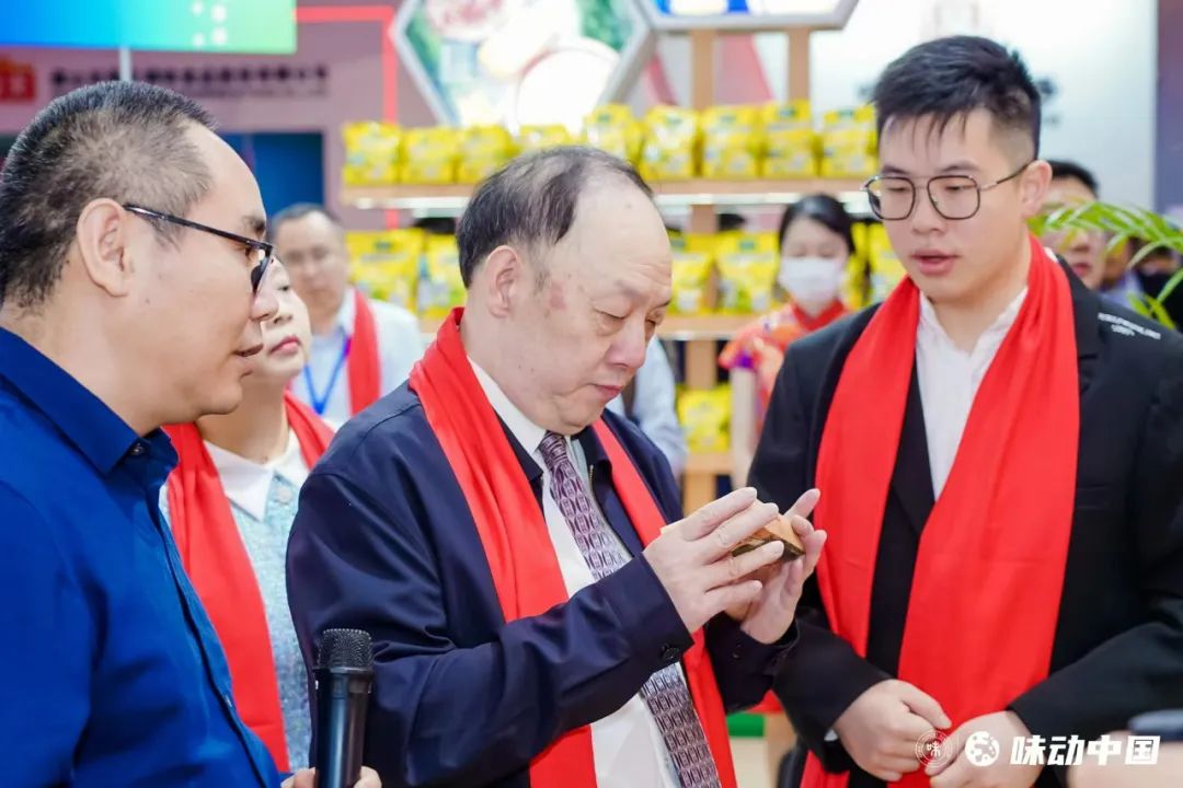 33.jpg 好色先生视频